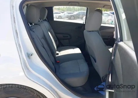 2015 Chevrolet Sonic Ls z USA, uszkodzony, nr VIN 1G1JA6SG7F4184782